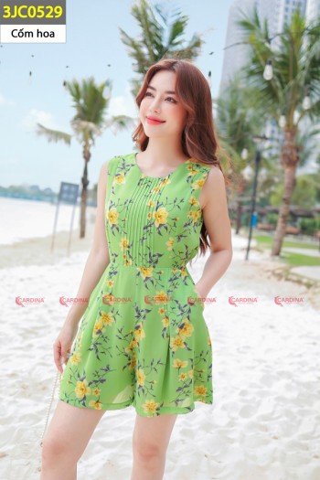 Jumpsuit đùi sát nách xếp ly ngực